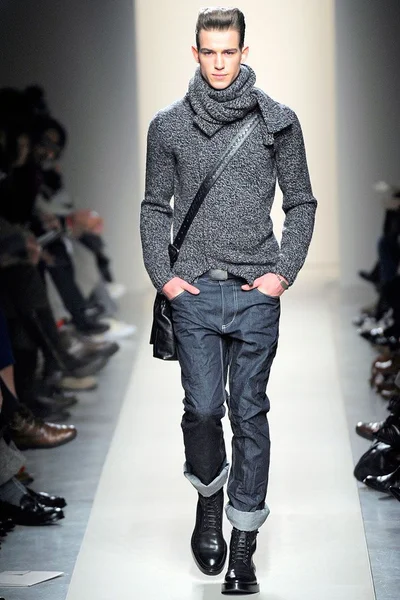 Look 15